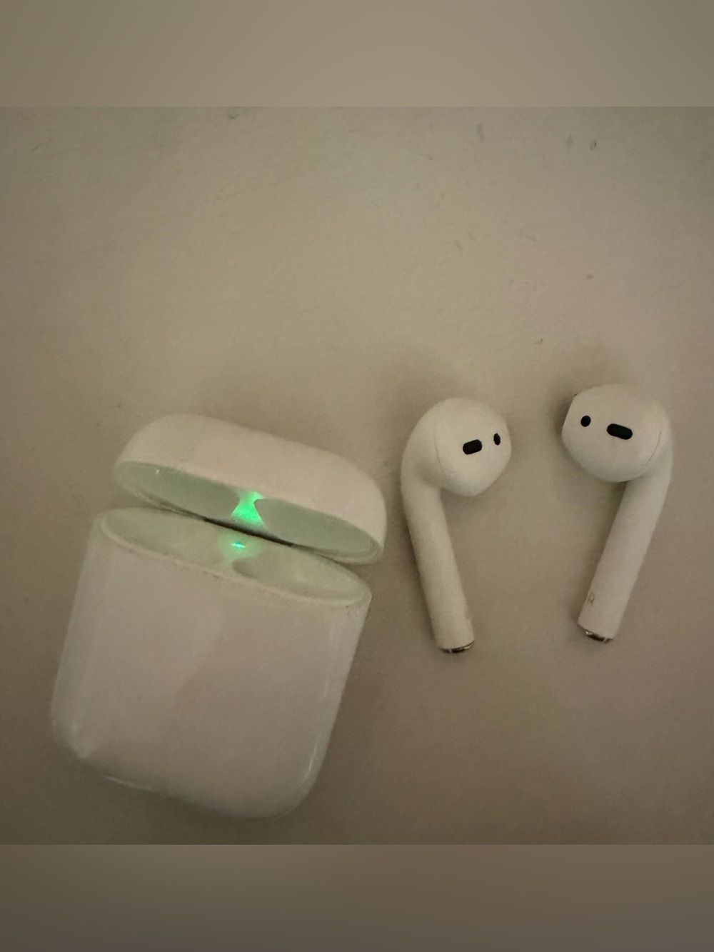 Apple Air Pods with Blue Case Apple airpods